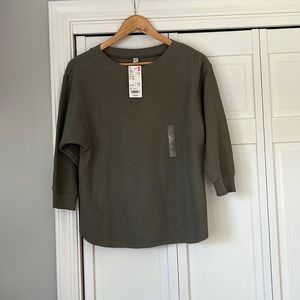 UniQlo Waffle Crew Neck 3/4 Sleeve Tee
